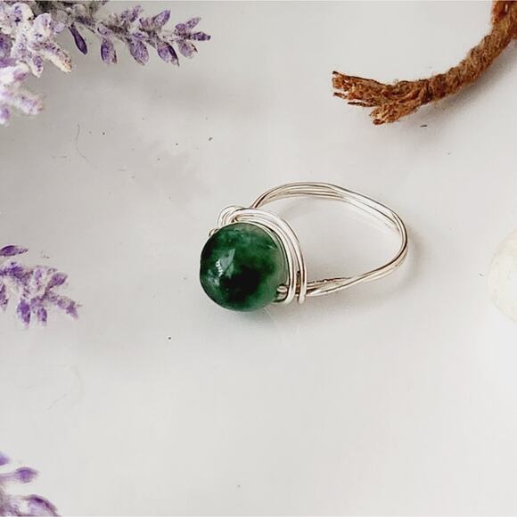 Green Natural Jade Stone Bead Ring / Silver-Plated Wire Wrapped Ring - Picture 9 of 13